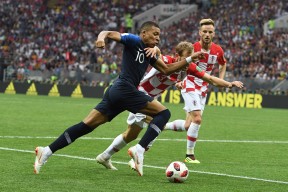 南宫28-姆巴佩连续三场比赛得分超过高光表现，法国队挑战极限！的简单介绍